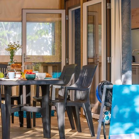 Camping Aubigny-Les Clouzeaux Aubigny  Exterior foto